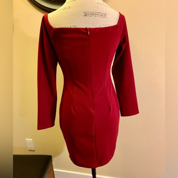 LN LULUS BURGUNDY FLATTERING BODYCON FIT DRESS. SQUARE NECKLINE, LONG SLEEVES, - Picture 8 of 13